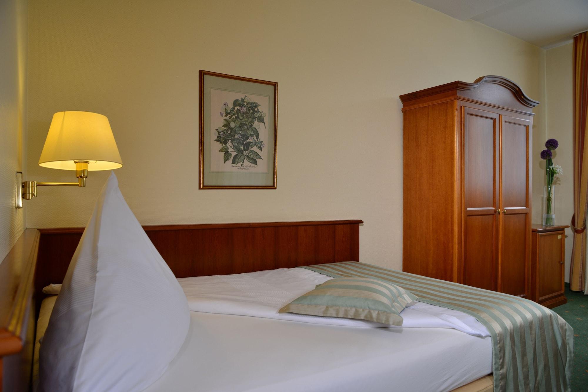 City Partner Hotel Hollaender Hof Хайделберг Екстериор снимка