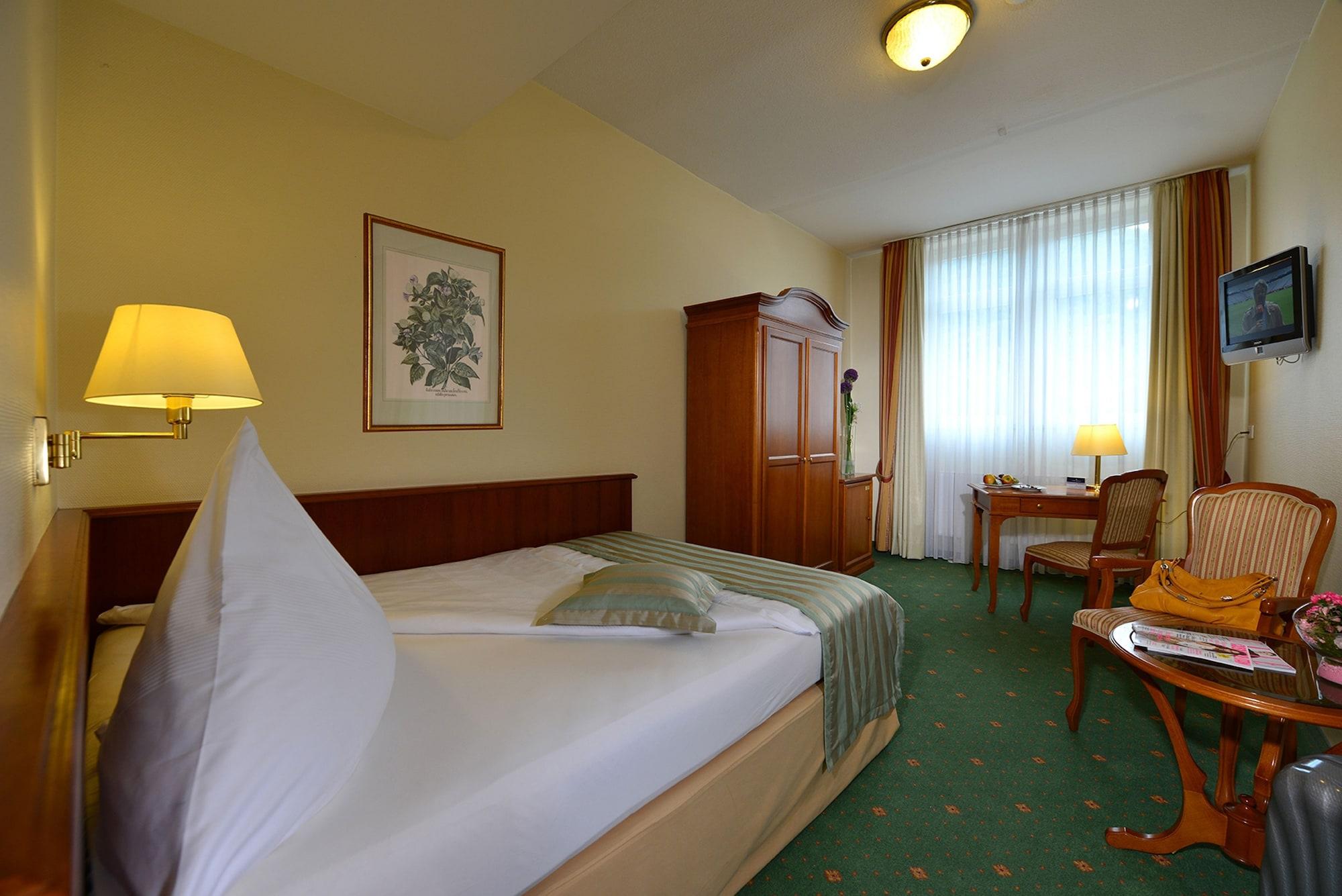 City Partner Hotel Hollaender Hof Хайделберг Екстериор снимка