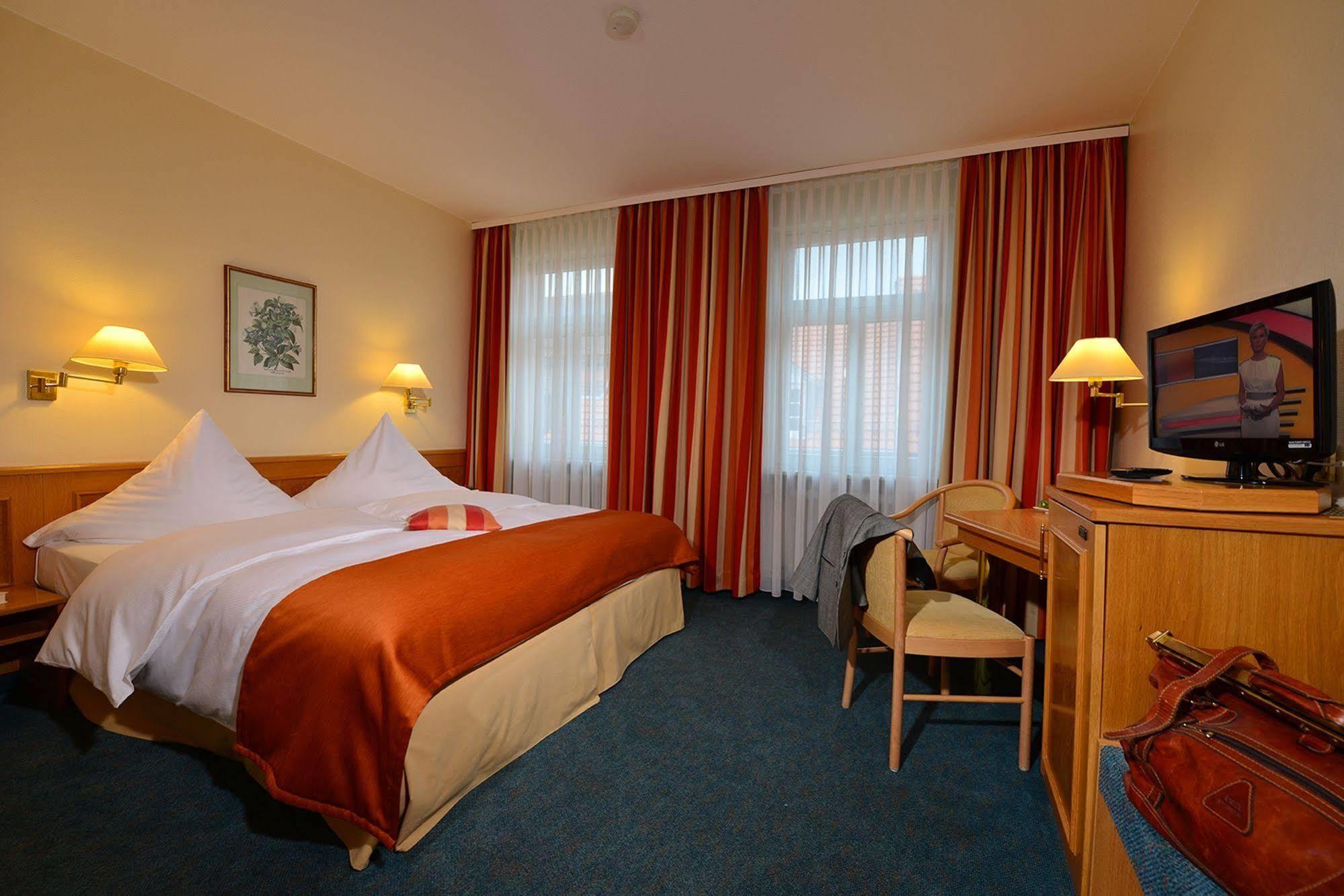 City Partner Hotel Hollaender Hof Хайделберг Екстериор снимка