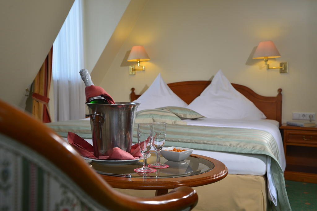 City Partner Hotel Hollaender Hof Хайделберг Екстериор снимка
